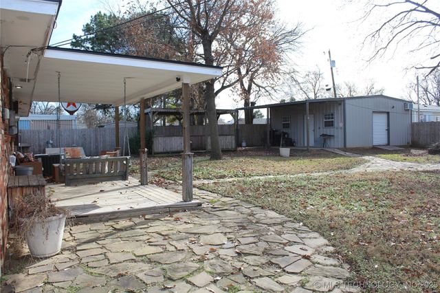 503 W McCurtain, Calera, OK 74730