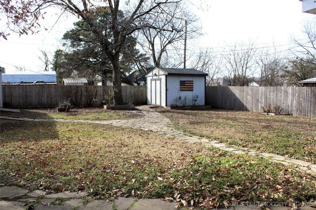 503 W McCurtain, Calera, OK 74730