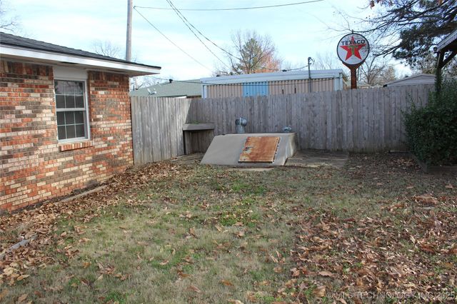 503 W McCurtain, Calera, OK 74730