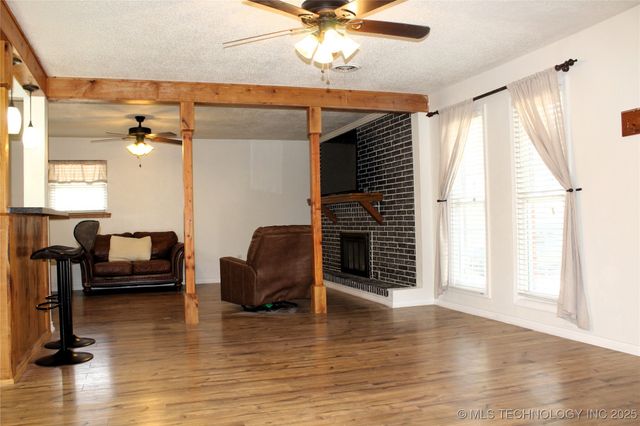 503 W McCurtain, Calera, OK 74730