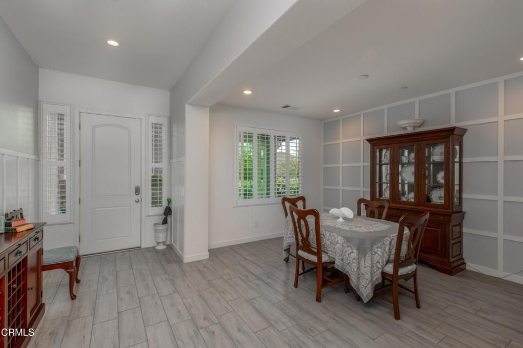 Image 10 of property listing at 11612 Shady Valley Place, Bakersfield, CA 93311