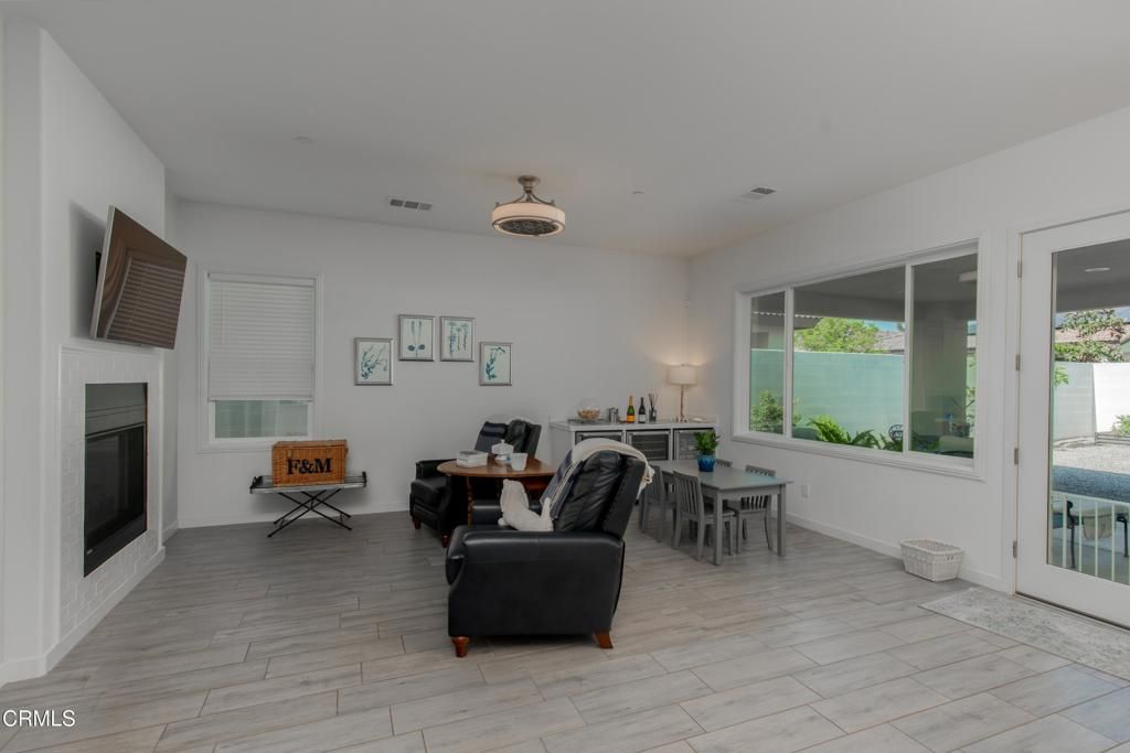 Image 12 of property listing at 11612 Shady Valley Place, Bakersfield, CA 93311