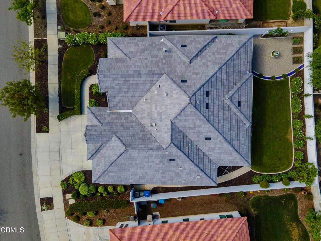 Image 2 of property listing at 11612 Shady Valley Place, Bakersfield, CA 93311