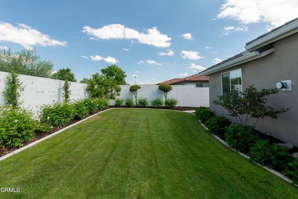 Image 27 of property listing at 11612 Shady Valley Place, Bakersfield, CA 93311