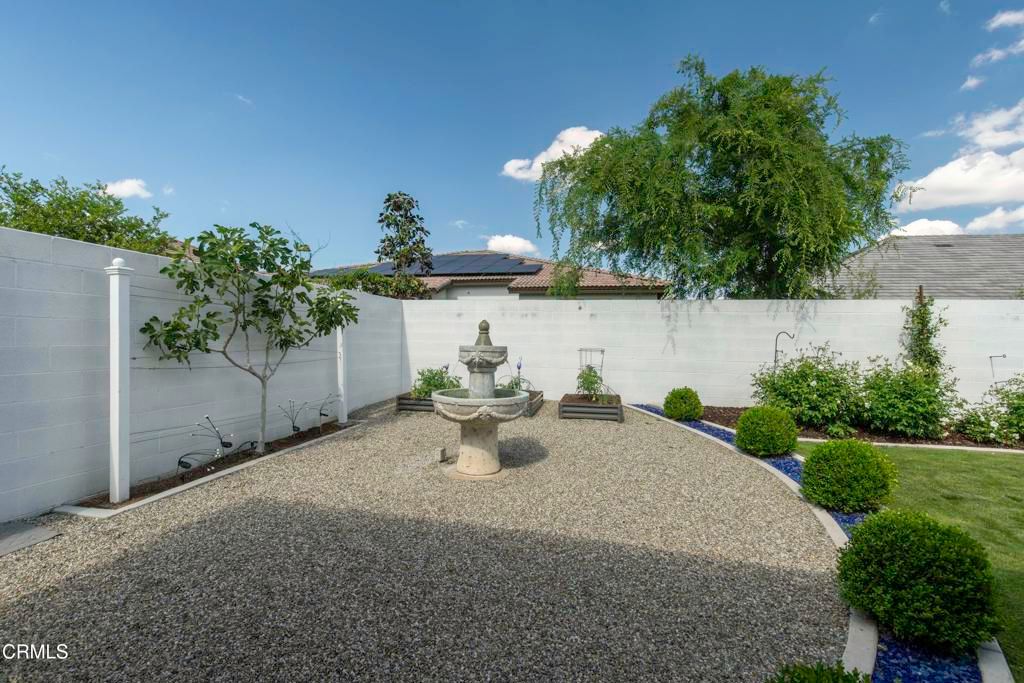 Image 28 of property listing at 11612 Shady Valley Place, Bakersfield, CA 93311