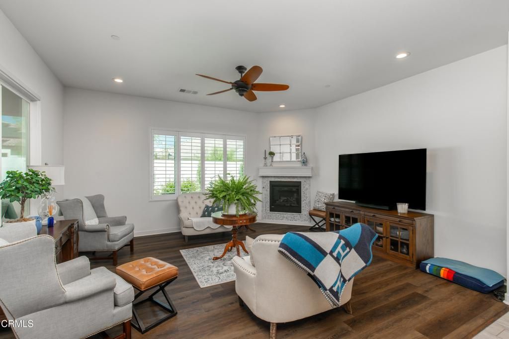 Image 3 of property listing at 11612 Shady Valley Place, Bakersfield, CA 93311