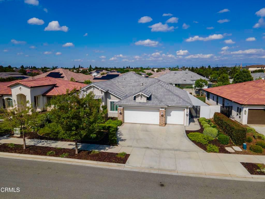 Image 32 of property listing at 11612 Shady Valley Place, Bakersfield, CA 93311