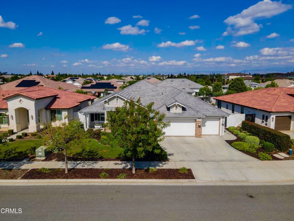 Image 33 of property listing at 11612 Shady Valley Place, Bakersfield, CA 93311