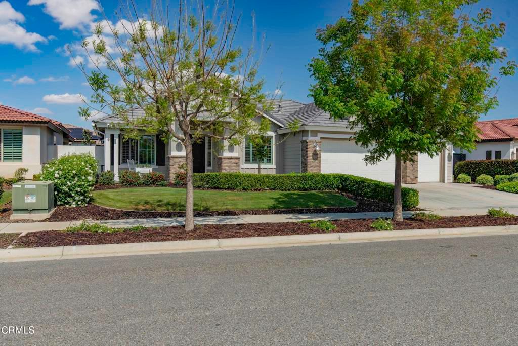 Image 7 of property listing at 11612 Shady Valley Place, Bakersfield, CA 93311