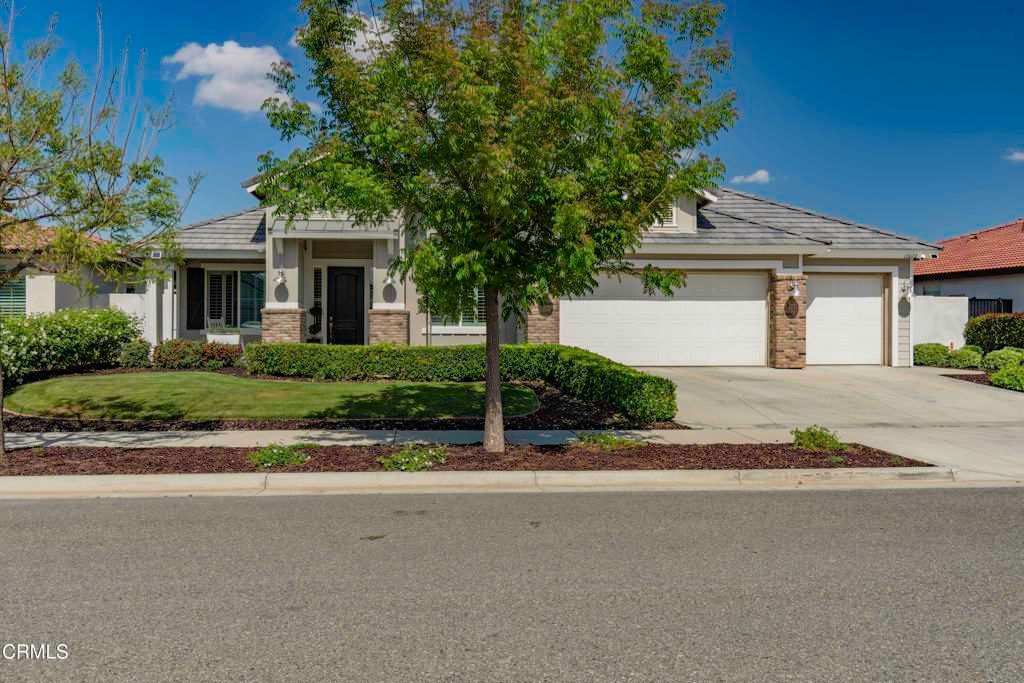 Image 8 of property listing at 11612 Shady Valley Place, Bakersfield, CA 93311