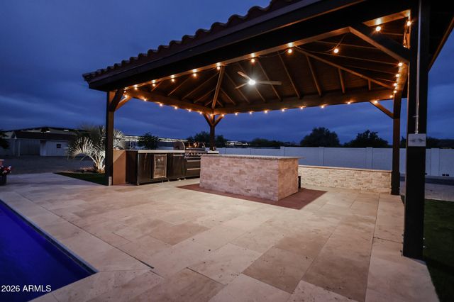 1218 E TUMBLEWEED Drive, Phoenix, AZ 85085