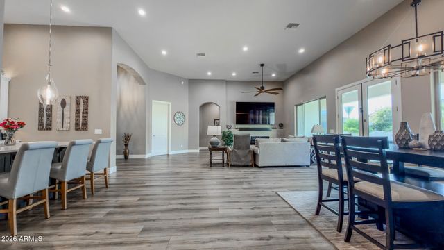 1218 E TUMBLEWEED Drive, Phoenix, AZ 85085