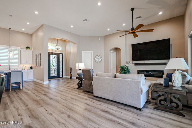 1218 E TUMBLEWEED Drive, Phoenix, AZ 85085