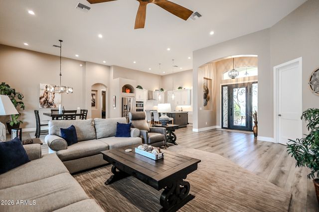 1218 E TUMBLEWEED Drive, Phoenix, AZ 85085