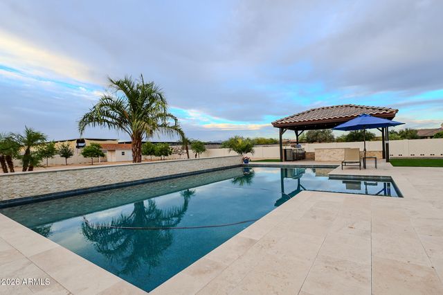 1218 E TUMBLEWEED Drive, Phoenix, AZ 85085