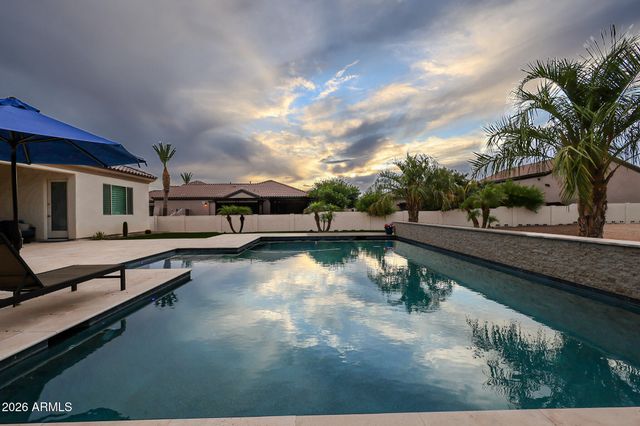 1218 E TUMBLEWEED Drive, Phoenix, AZ 85085