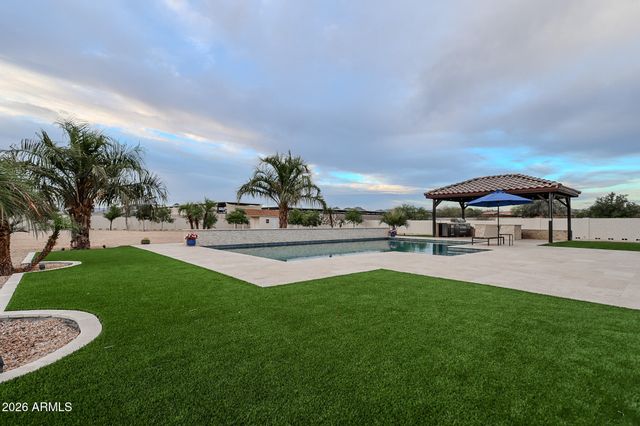 1218 E TUMBLEWEED Drive, Phoenix, AZ 85085