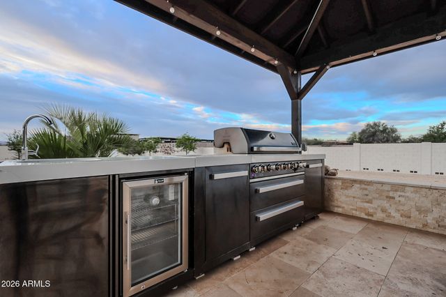 1218 E TUMBLEWEED Drive, Phoenix, AZ 85085