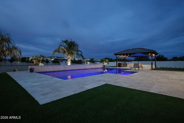 1218 E TUMBLEWEED Drive, Phoenix, AZ 85085