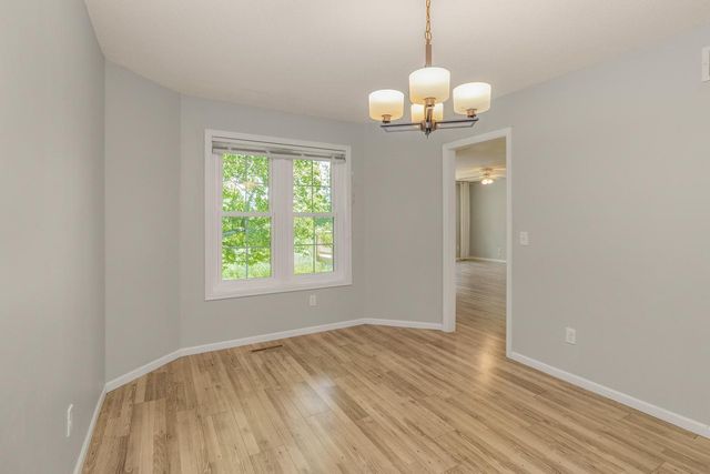 5501 Golfview Avenue N, Oakdale, MN 55128