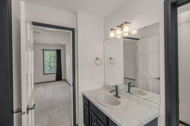 5501 Golfview Avenue N, Oakdale, MN 55128
