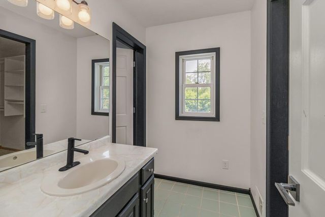 5501 Golfview Avenue N, Oakdale, MN 55128