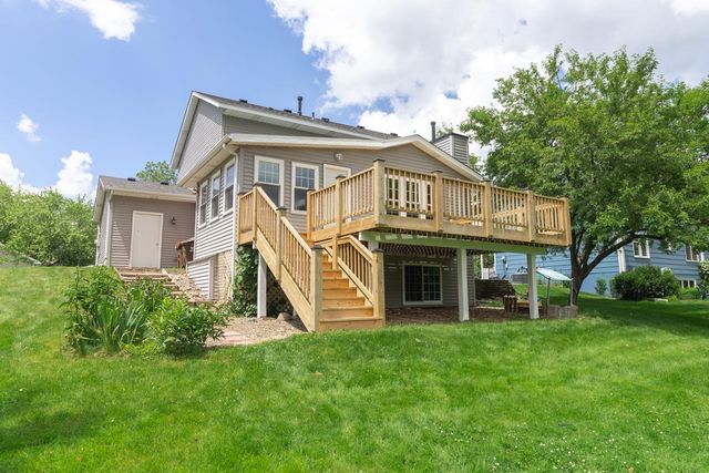 5501 Golfview Avenue N, Oakdale, MN 55128