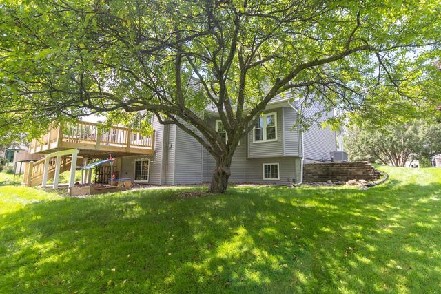 5501 Golfview Avenue N, Oakdale, MN 55128