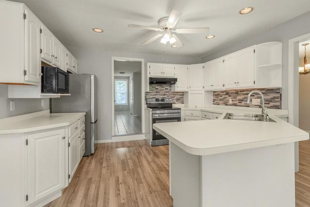 5501 Golfview Avenue N, Oakdale, MN 55128
