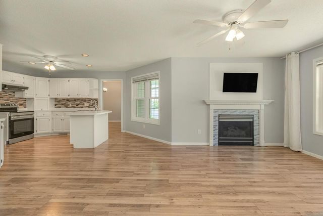 5501 Golfview Avenue N, Oakdale, MN 55128