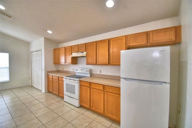 662 BASINGSTOKE COURT, Kissimmee, FL 34758