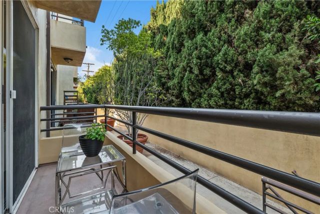 4128 Whitsett, Studio City, CA 91604