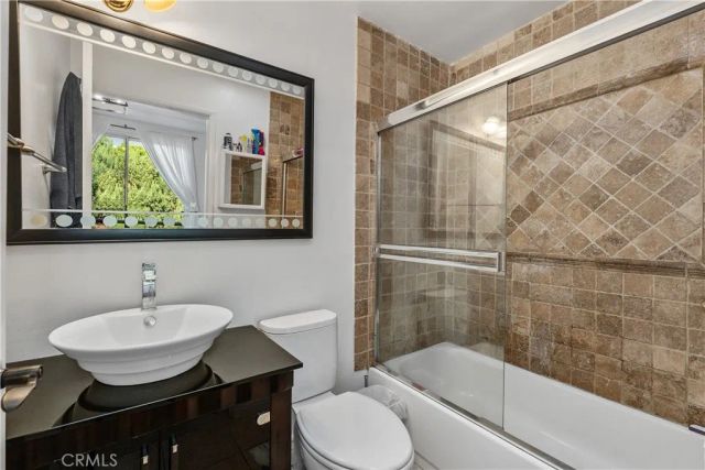 4128 Whitsett, Studio City, CA 91604