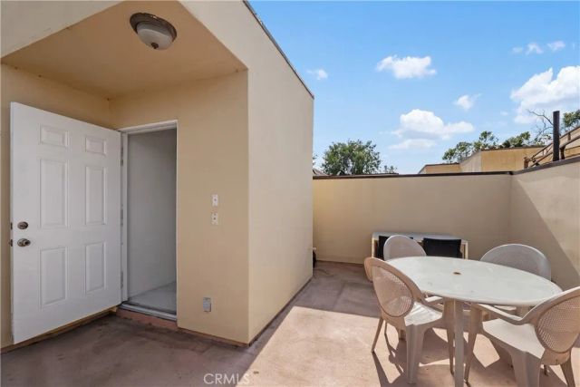 4128 Whitsett, Studio City, CA 91604