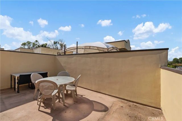 4128 Whitsett, Studio City, CA 91604