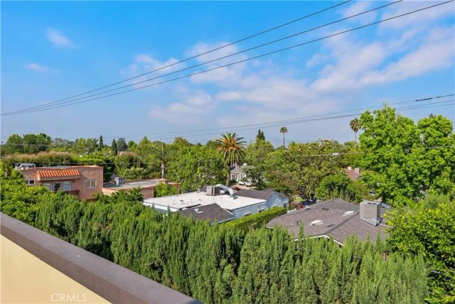 4128 Whitsett, Studio City, CA 91604