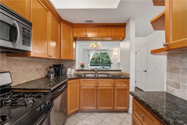4128 Whitsett, Studio City, CA 91604