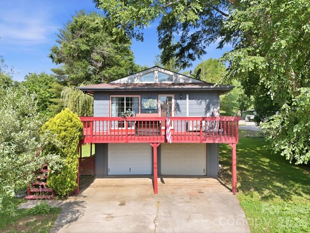 65 Spencer Street, Clyde, NC 28721