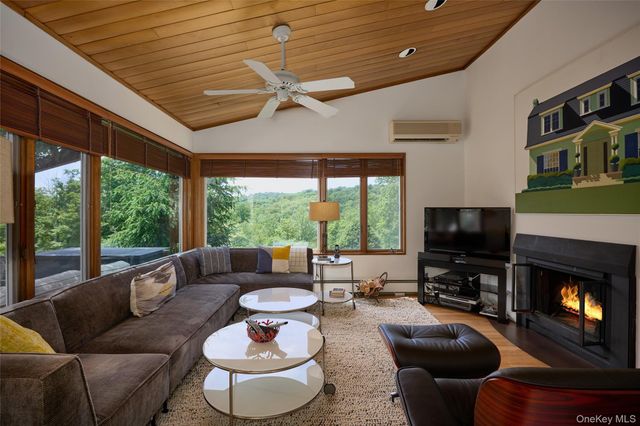 2 Cannon Hill Road, Tuxedo Park, NY 10987
