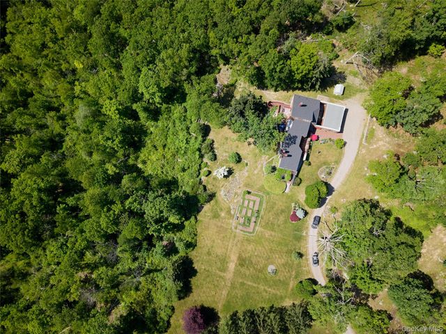 2 Cannon Hill Road, Tuxedo Park, NY 10987