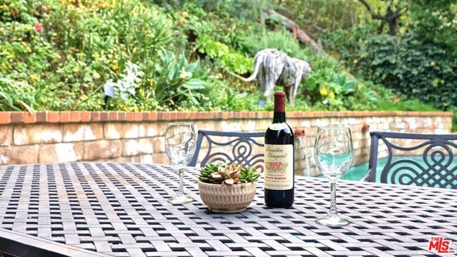 11282 Dona Lola Drive, Studio City (los Angeles), CA 91604