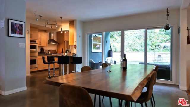 11282 Dona Lola Drive, Studio City (los Angeles), CA 91604