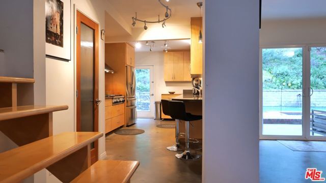 11282 Dona Lola Drive, Studio City (los Angeles), CA 91604