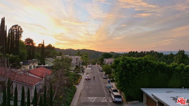 11282 Dona Lola Drive, Studio City (los Angeles), CA 91604