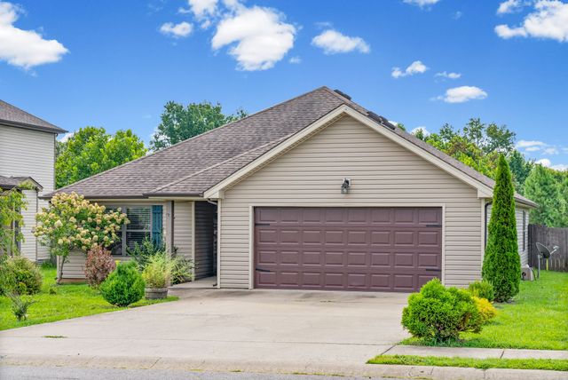 1292 Freedom Dr, Clarksville, TN 37042