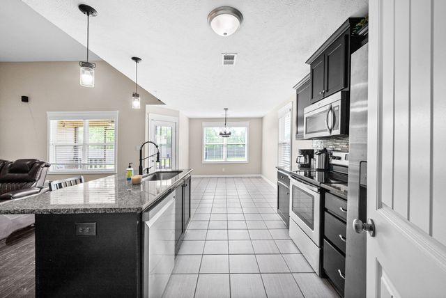 1292 Freedom Dr, Clarksville, TN 37042