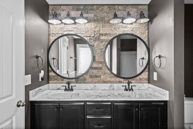 1292 Freedom Dr, Clarksville, TN 37042