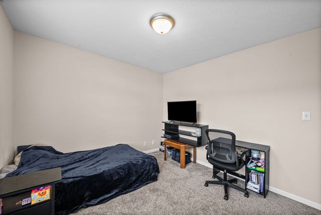 1292 Freedom Dr, Clarksville, TN 37042