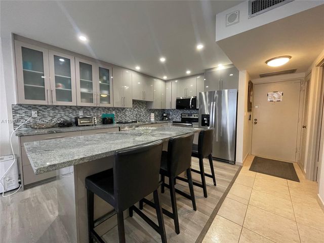 3725 S Ocean Dr 911, Hollywood, FL 33019