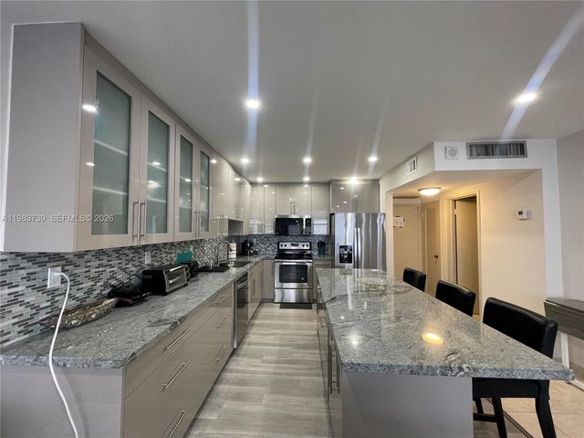 3725 S Ocean Dr 911, Hollywood, FL 33019